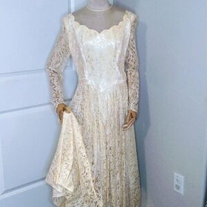 Vintage 1950s Joseph Magnin Wedding Dress Ivory Lace Long Sleeve Tea Length SZ M